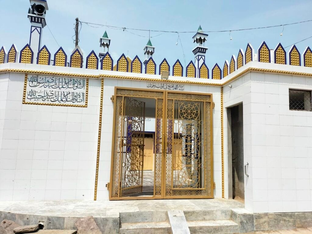 Seroy mosque, kasur