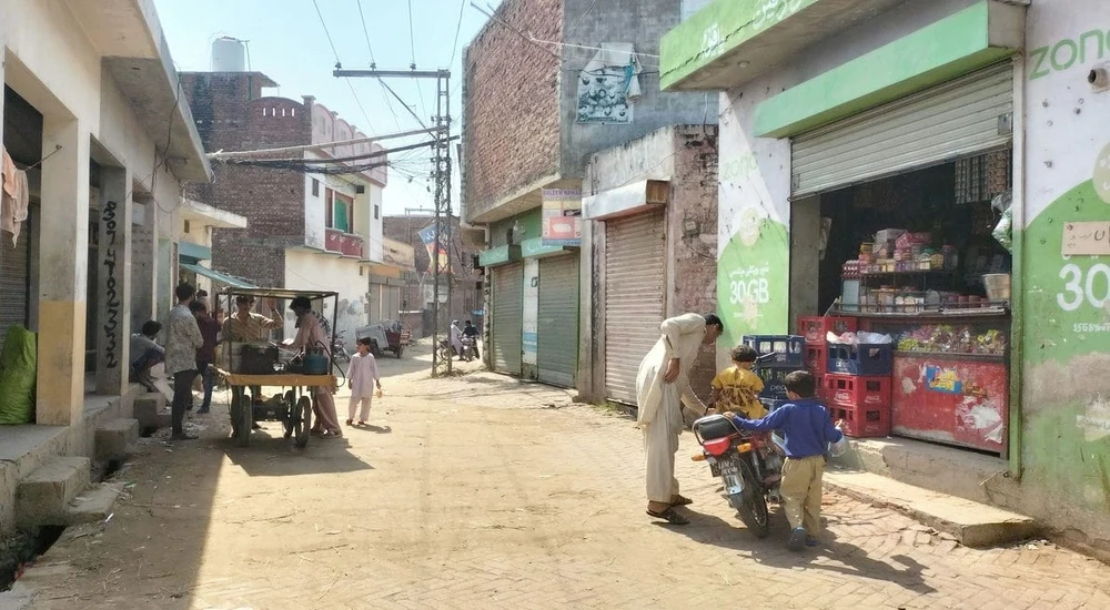Sanda Chistana village street