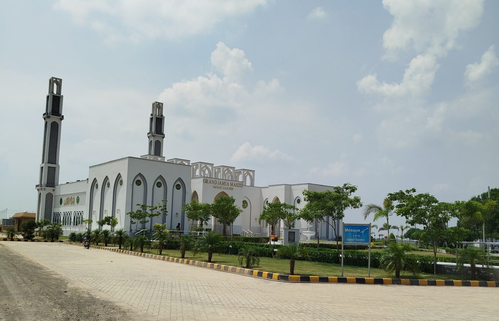 Safari Garden housing scheme Lahore, beautiful mosque